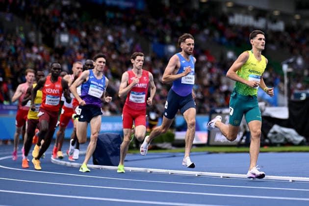 COM26 ATHLETICS, Cameron Myers of Australia (right) competes in the Men™s One Mile, Round 1 heats at the Glasgow 2026 Commonwealth Games at EDF Scotstoun Stadium in Glasgow, Scotland, Wednesday, July 29, 2026. ( NO ARCHIVING, EDITORIAL USE ONLY Glasgow United Kingdom  Copyright: xJOELxCARRETTx 20260729118272474001
