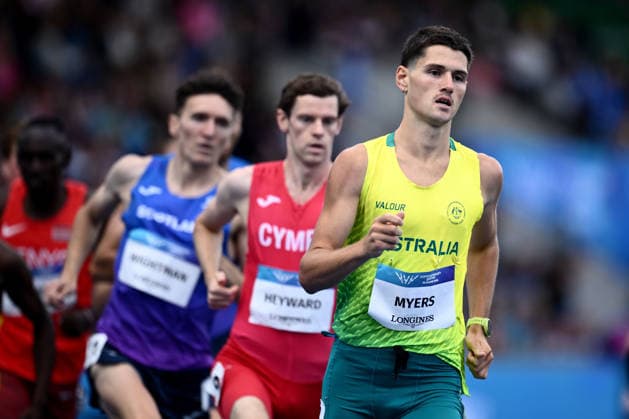 COM26 ATHLETICS, Cameron Myers of Australia (right) competes in the Men™s One Mile, Round 1 heats at the Glasgow 2026 Commonwealth Games at EDF Scotstoun Stadium in Glasgow, Scotland, Wednesday, July 29, 2026. ( NO ARCHIVING, EDITORIAL USE ONLY Glasgow United Kingdom  Copyright: xJOELxCARRETTx 20260729125755431378