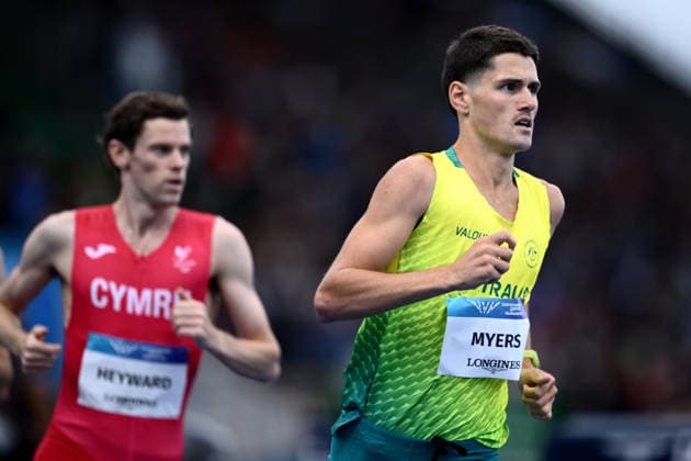 COM26 ATHLETICS, Cameron Myers of Australia (right) competes in the Men™s One Mile, Round 1 heats at the Glasgow 2026 Commonwealth Games at EDF Scotstoun Stadium in Glasgow, Scotland, Wednesday, July 29, 2026. ( NO ARCHIVING, EDITORIAL USE ONLY Glasgow United Kingdom  Copyright: xJOELxCARRETTx 20260729145248737080
