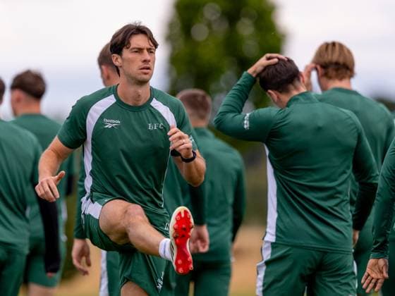 Joe Newell of Hibernian during a training session ahead of the clash with KF Malisheva Hibernian Training, Football, Hibernian Training Centre, Edinburgh, Scotland, UK - 29 Jul 2026Edinburgh Hibernian Training Centre Scotland United Kingdom EDITORIAL USE ONLY No use with unauthorised audio, video, data, fixture lists, club league logos or live services. Online in-match use limited to 120 images, no video emulation. No use in betting, games or single club league player publications.  Copyright: xAlanxRennie Shutterstockx 17016053z