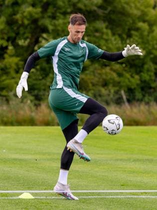 Raphael Sallinger of Hibernian during a training session ahead of the clash with KF Malisheva Hibernian Training, Football, Hibernian Training Centre, Edinburgh, Scotland, UK - 29 Jul 2026Edinburgh Hibernian Training Centre Scotland United Kingdom EDITORIAL USE ONLY No use with unauthorised audio, video, data, fixture lists, club league logos or live services. Online in-match use limited to 120 images, no video emulation. No use in betting, games or single club league player publications.  Copyright: xAlanxRennie Shutterstockx 17016053n