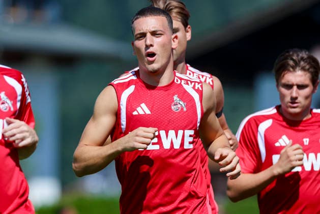 Said El Mala (1. FC Köln) schaut, Tag 6, Trainingslager 1. FC Köln, Koasastadion am 29. July 2026 in St. Johann in Tirol, Österreich. (Foto von Marco Steinbrenner DeFodi Images) Said El Mala (1. FC Köln) looks on, Tag 6, Trainingslager 1. FC Köln, Koasastadion, July 29, 2026 in St. Johann in Tirol, Austria. (Photo by Marco Steinbrenner DeFodi Images) - *** Said El Mala watches 1. FC Köln, Day 6, 1. FC Köln training camp, Koasa Stadium on July 29, 2026, in St. Johann in Tirol, Austria. Photo by Marco Steinbrenner, DeFodi Images. Said El Mala of 1. FC Köln looks on, Day 6, 1. FC Köln training camp, Koasa Stadium, July 29, 2026, in St. Johann in Tirol, Austria. Photo by Marco Steinbrenner, DeFodi Images