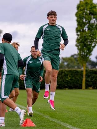 Owen Elding of Hibernian during a training session ahead of the clash with KF Malisheva Hibernian Training, Football, Hibernian Training Centre, Edinburgh, Scotland, UK - 29 Jul 2026Edinburgh Hibernian Training Centre Scotland United Kingdom EDITORIAL USE ONLY No use with unauthorised audio, video, data, fixture lists, club league logos or live services. Online in-match use limited to 120 images, no video emulation. No use in betting, games or single club league player publications.  Copyright: xAlanxRennie Shutterstockx 17016053ap