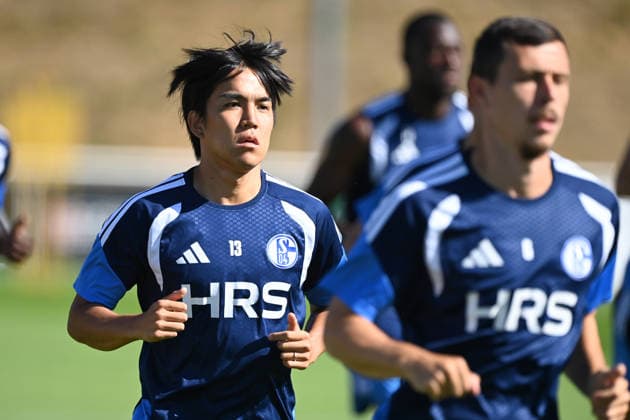 v.l. Satoshi TANAKA (GE), Ron SCHALLENBERG (GE) Training des FC Schalke 04 (GE) am 29.07.2026 auf dem Trainingsgelaende in Gelsenkirchen Deutschland. Â *** From left: Satoshi TANAKA (GE), Ron SCHALLENBERG (GE) FC Schalke 04 (GE) training session on July 29, 2026, at the training facility in Gelsenkirchen, Germany Â