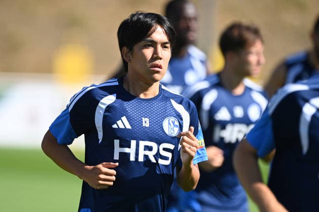 Satoshi TANAKA (GE) halbe Figur, Halbfigur, halber Koerper, Einzelbild, angeschnittenes Einzelmotiv, Training des FC Schalke 04 (GE) am 29.07.2026 auf dem Trainingsgelaende in Gelsenkirchen Deutschland. Â *** Satoshi TANAKA GE half-figure, half-body, single frame, cropped single shot, FC Schalke 04 GE training session on July 29, 2026, at the training facility in Gelsenkirchen, Germany Â