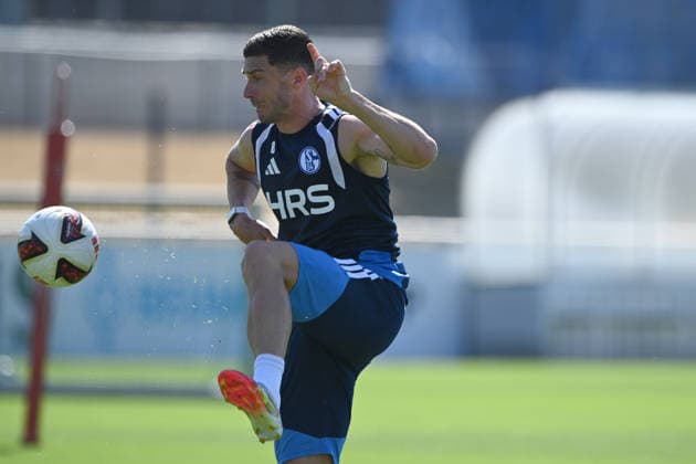 Robin GOSENS (GE) Aktion, Einzelaktion Training des FC Schalke 04 (GE) am 29.07.2026 auf dem Trainingsgelaende in Gelsenkirchen Deutschland. Â *** Robin GOSENS GE Individual Drill, FC Schalke 04 GE Training Session on July 29, 2026, at the training facility in Gelsenkirchen, Germany Â