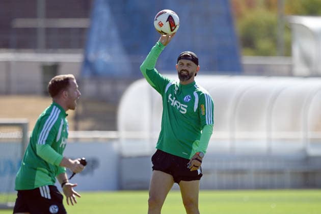 Trainer Miron MUSLIC (GE) Training des FC Schalke 04 (GE) am 29.07.2026 auf dem Trainingsgelaende in Gelsenkirchen Deutschland. Â *** Coach Miron MUSLIC GE leading FC Schalke 04 GE s training session on July 29, 2026, at the training facility in Gelsenkirchen, Germany Â