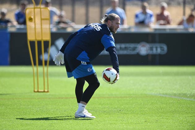 Torwart Loris KARIUS (GE) Training des FC Schalke 04 (GE) am 29.07.2026 auf dem Trainingsgelaende in Gelsenkirchen Deutschland. Â *** Goalkeeper Loris KARIUS at FC Schalke 04 s training session on July 29, 2026, at the training facility in Gelsenkirchen, Germany Â