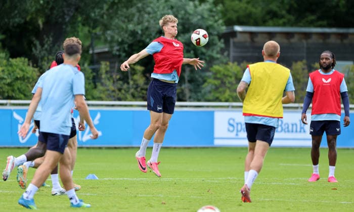 Luca Schuler am Ball Einzelbild Freisteller Aktion Fußball Fussball Saison 2026 2027 2.Bundesliga Herren DFL 29.07.2026 Training Hertha BSC Berlin DFL regulations prohibit any use of photographs as image sequences and or quasi-video. *** Luca Schuler with the ball, single frame, cutout, action, sports, soccer, soccer season 2026–2027, 2. Bundesliga, men s, DFL, July 29, 2026, training, Hertha BSC Berlin. DFL regulations prohibit any use of photographs as image sequences and or quasi-video.