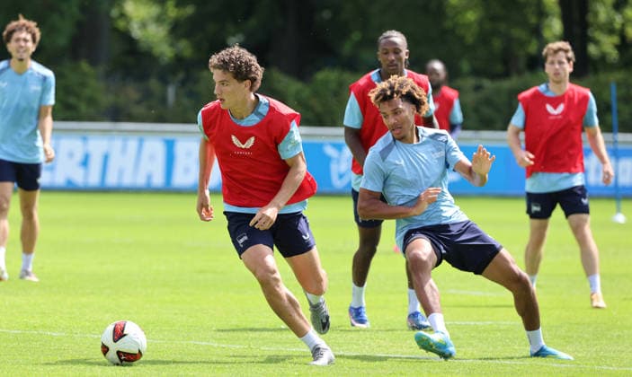 Soufian Gouram am Ball, Selim Telib Zweikampf Spielszene Aktion Fußball Fussball Saison 2026 2027 2.Bundesliga Herren DFL 29.07.2026 Training Hertha BSC Berlin DFL regulations prohibit any use of photographs as image sequences and or quasi-video. *** Soufian Gouram with the ball, Selim Telib in a tackle; game scene, action, sports, soccer, soccer season 2026–2027, 2. Bundesliga Men, DFL, July 29, 2026, training, Hertha BSC Berlin; DFL regulations prohibit any use of photographs as image sequences and or quasi-video