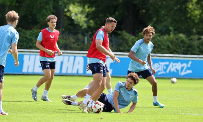 Paul Seguin am Ball, Selim Telib Zweikampf Spielszene Aktion Fußball Fussball Saison 2026 2027 2.Bundesliga Herren DFL 29.07.2026 Training Hertha BSC Berlin DFL regulations prohibit any use of photographs as image sequences and or quasi-video. *** Paul Seguin with the ball, Selim Telib in a tackle; game scene, action, sports, soccer, soccer season 2026–2027, 2. Bundesliga, men s, DFL, July 29, 2026, training, Hertha BSC Berlin; DFL regulations prohibit any use of photographs as image sequences and or quasi-video