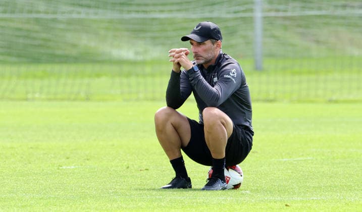 Trainer Stefan Leitl Einzelbild Freisteller Aktion Fußball Fussball Saison 2026 2027 2.Bundesliga Herren DFL 29.07.2026 Training Hertha BSC Berlin DFL regulations prohibit any use of photographs as image sequences and or quasi-video. *** Coach Stefan Leitl Single Image Cutout Action Sports Soccer 2026–2027 Season 2. Bundesliga Men s DFL July 29, 2026 Training Hertha BSC Berlin DFL regulations prohibit any use of photographs as image sequences and or quasi-video