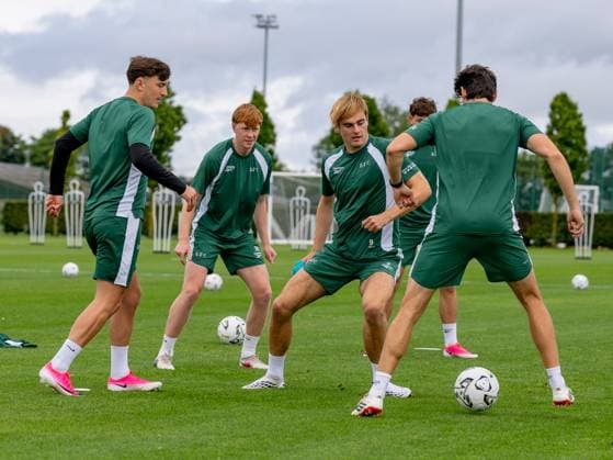 Nathan Lowe of Hibernian during a training session ahead of the clash with KF Malisheva Hibernian Training, Football, Hibernian Training Centre, Edinburgh, Scotland, UK - 29 Jul 2026Edinburgh Hibernian Training Centre Scotland United Kingdom EDITORIAL USE ONLY No use with unauthorised audio, video, data, fixture lists, club league logos or live services. Online in-match use limited to 120 images, no video emulation. No use in betting, games or single club league player publications.  Copyright: xAlanxRennie Shutterstockx 17016053bi