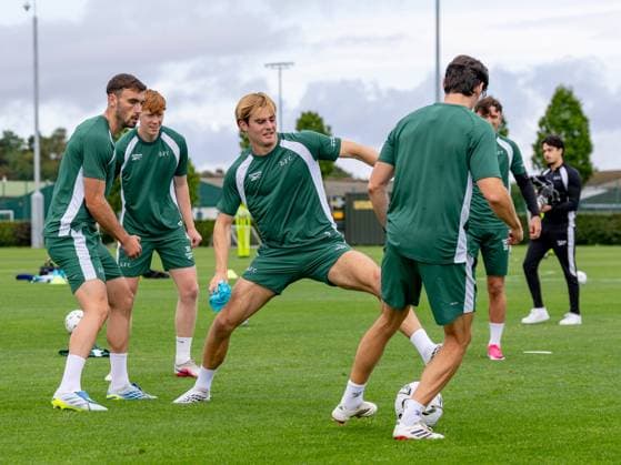 Nathan Lowe of Hibernian during a training session ahead of the clash with KF Malisheva Hibernian Training, Football, Hibernian Training Centre, Edinburgh, Scotland, UK - 29 Jul 2026Edinburgh Hibernian Training Centre Scotland United Kingdom EDITORIAL USE ONLY No use with unauthorised audio, video, data, fixture lists, club league logos or live services. Online in-match use limited to 120 images, no video emulation. No use in betting, games or single club league player publications.  Copyright: xAlanxRennie Shutterstockx 17016053cq