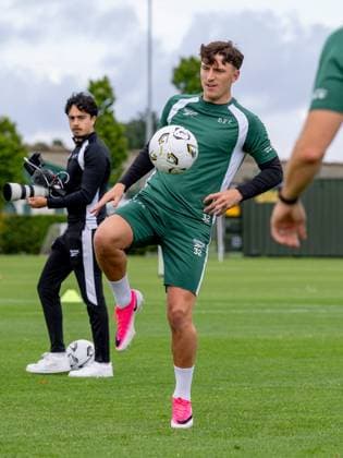 Josh Campbell of Hibernian during a training session ahead of the clash with KF Malisheva Hibernian Training, Football, Hibernian Training Centre, Edinburgh, Scotland, UK - 29 Jul 2026Edinburgh Hibernian Training Centre Scotland United Kingdom EDITORIAL USE ONLY No use with unauthorised audio, video, data, fixture lists, club league logos or live services. Online in-match use limited to 120 images, no video emulation. No use in betting, games or single club league player publications.  Copyright: xAlanxRennie Shutterstockx 17016053cr