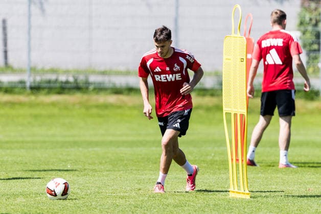 ST. JOHANN IN TIROL, AUSTRIA - JULY 29: Paul Okon-Engstler (1. FC Koeln, 23) controls the ball during a training session at trainings camp in Kitzbuehel of season 2026 27 at Koasastadion on July 29, 2026 in St. Johann in Tirol, Austria. Austria Copyright: xSteffiexWunderlx