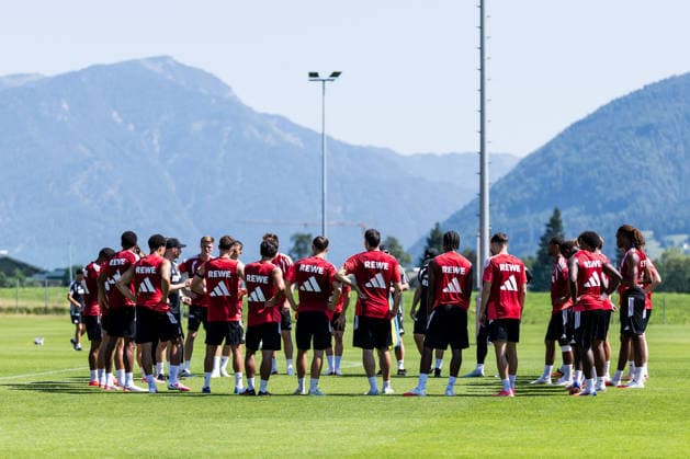 ST. JOHANN IN TIROL, AUSTRIA - JULY 29: Team circle of 1. FC Koeln during a training session at trainings camp in Kitzbuehel of season 2026 27 at Koasastadion on July 29, 2026 in St. Johann in Tirol, Austria. Austria Copyright: xSteffiexWunderlx
