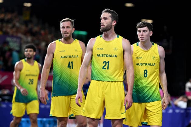 COM26 3X3 BASKETBALL, Jarred Bairstow of Australia (centre) and teammates celebrate after winning the Men™s 3x3 Basketball semi final between Australia and Scotland at the Glasgow 2026 Commonwealth Games at SEC Centre Hall 4 in Glasgow, Scotland, Wednesday, July 29, 2026. ( NO ARCHIVING, EDITORIAL USE ONLY Glasgow Scotland United Kingdom  Copyright: xLUKASxCOCHx 20260729188618731439