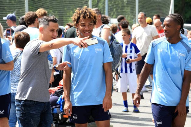 29.07.2026, DEU GER, Fussball , 2.Fussballbundesliga 2026 2027 (im Ligabetrieb zusätzlich: Spieltag, Saison 20xx 20xx), Berliner Olympiastadion, Hertha BSC, Training Oluwaseum Adewumi (Hertha BSC Berlin 88), Freisteller, Hertha-BSC Fans, Jelani Ndi (Hertha BSC Berlin 28) 2. Liga: DFB DFL regulations prohibit any use of photographs as image sequences and or quasi-video) Nordphoto Berlin Sportforum Berlin Deutschland *** July 29, 2026, Germany, Soccer, 2026–2027 Bundesliga 2: Additional Matchday in the League Schedule, 20xx–20xx Season, Berlin Olympic Stadium, Hertha BSC, Oluwaseum Adewumi training with Hertha BSC Berlin 88, cutout, Hertha BSC fans, Jelani Ndi with Hertha BSC Berlin 28, 2nd Division. DFB and DFL regulations prohibit any use of photographs as image sequences and or quasi-video. Nordphoto, Berlin Sportforum, Berlin, Germany Copyright: xNordphotox xEnglerx
