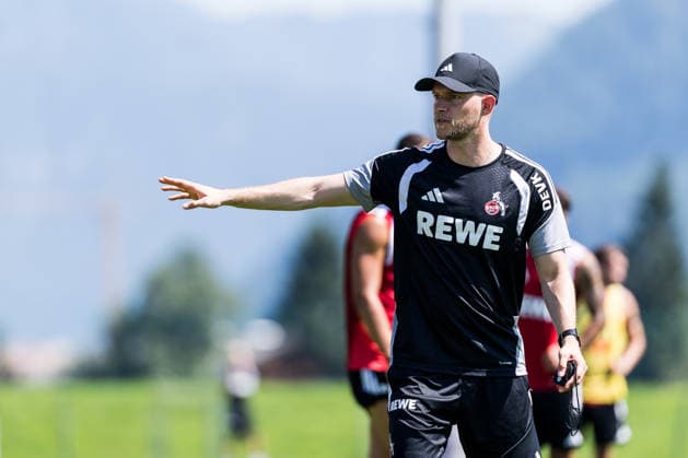 ST. JOHANN IN TIROL, AUSTRIA - JULY 29: Rene Wagner (Head Coach 1. FC Koeln) coaching during a training session at trainings camp in Kitzbuehel of season 2026 27 at Koasastadion on July 29, 2026 in St. Johann in Tirol, Austria. Austria Copyright: xSteffiexWunderlx