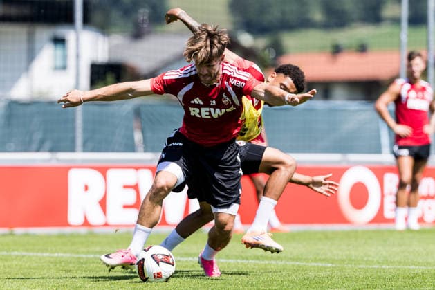 ST. JOHANN IN TIROL, AUSTRIA - JULY 29: Jan Thielmann (1. FC Koeln, 29) battles for the ball during a training session at trainings camp in Kitzbuehel of season 2026 27 at Koasastadion on July 29, 2026 in St. Johann in Tirol, Austria. Austria Copyright: xSteffiexWunderlx