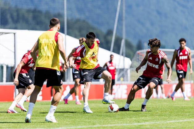 ST. JOHANN IN TIROL, AUSTRIA - JULY 29: Luka Lochoshvili (1. FC Koeln, 24) controls the ball against Kristiyan Irmiev (1. FC Koeln, 43) during a training session at trainings camp in Kitzbuehel of season 2026 27 at Koasastadion on July 29, 2026 in St. Johann in Tirol, Austria. Austria Copyright: xSteffiexWunderlx