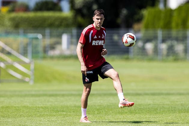 ST. JOHANN IN TIROL, AUSTRIA - JULY 29: Paul Okon-Engstler (1. FC Koeln, 23) controls the ball during a training session at trainings camp in Kitzbuehel of season 2026 27 at Koasastadion on July 29, 2026 in St. Johann in Tirol, Austria. Austria Copyright: xSteffiexWunderlx