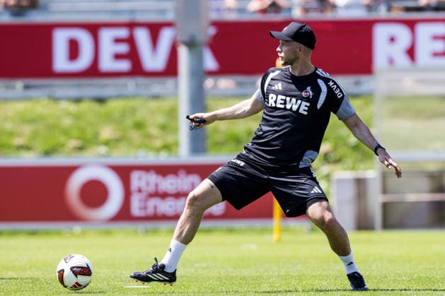 ST. JOHANN IN TIROL, AUSTRIA - JULY 29: Rene Wagner (Head Coach 1. FC Koeln) controls the ball during a training session at trainings camp in Kitzbuehel of season 2026 27 at Koasastadion on July 29, 2026 in St. Johann in Tirol, Austria. Austria Copyright: xSteffiexWunderlx