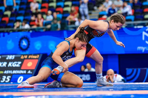 U17, U 17 Wrestling World Championships 57kg WW - Epenesa Teuila Elison (USA) df. Mia Kovac (CRO) *** U17 Wrestling World Championships, 57 kg WW: Epenesa Teuila Elison (USA) def. Mia Kovac (CRO) Copyright: xUnitedxWorldxWrestlingx xAmirrezx UWW-U17-WC-BAKU-2026