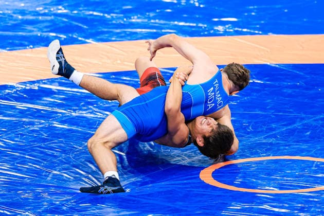 U17, U 17 Wrestling World Championships 71kg GR - Alinur Toleugali (KAZ) df. Bogdan Talmaci (MDA) *** U17 Wrestling World Championships, 71 kg Greco-Roman: Alinur Toleugali (KAZ) defeated Bogdan Talmaci (MDA) Copyright: xUnitedxWorldxWrestlingx xAmirrezx UWW-U17-WC-BAKU-2026