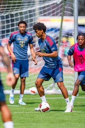 Trainingslager, FC Bayern München am 29.07.2026 in Rottach-Egern Nathaniel Brown *** Training Camp, FC Bayern Munich on July 29, 2026, in Rottach-Egern: Nathaniel Brown Copyright: xBahhoxKarax