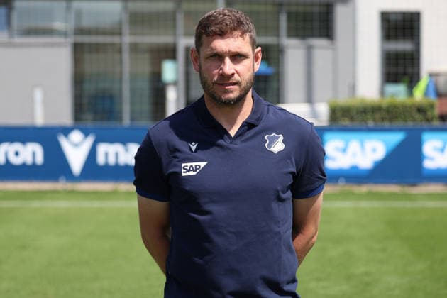 23.07.2026, xrekx, Fussball 1.Bundesliga, TSG 1899 Hoffenheim - Fototermin Saison 2026 27 v.l. Moritz Volz Co-Trainer (TSG Hoffenheim) (DFL DFB REGULATIONS PROHIBIT ANY USE OF PHOTOGRAPHS as IMAGE SEQUENCES and or QUASI-VIDEO) Sinsheim *** July 23, 2026, xrekx, Soccer, Bundesliga 1, TSG 1899 Hoffenheim Photo Session, 2026–27 Season, from left: Moritz Volz, Assistant Coach, TSG Hoffenheim. DFL and DFB regulations prohibit any use of photographs as image sequences and or quasi-video. Sinsheim