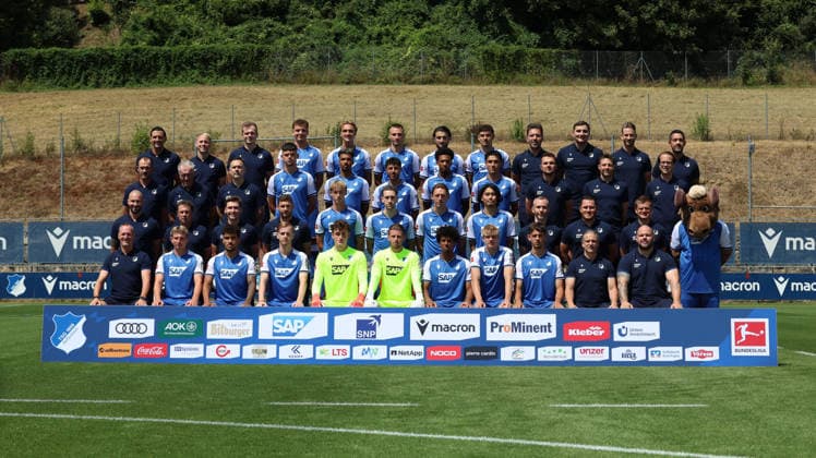 23.07.2026, xrekx, Fussball 1.Bundesliga, TSG 1899 Hoffenheim - Fototermin Saison 2026 27 v.l. 4. Reihe (von links nach rechts): Torwarttrainer Marjan Petkovic Spielanalyse Niklas Hagenhoff Athletiktrainer Philipp Lussi Fisnik Asllani Luis Engels Tim Lemperle Leon Avdullahu Sean Dulic Spielanalyse Matthias Gueldner Spielanalyse Tim Knobel Athletiktrainer Martin Seiler Mannschaftskoch Claudio Lanzillotta 3. Reihe (von links nach rechts): Betreuer Christian Seyfert Betreuer Heinz Seyfert Betreuer Timo Seyfert Albian Hajdari Bambase Conte Umut Tohumcu Natnael Abraha Deniz Zeitler Teammanagement Daniel Uthmann Teammanagement Christoph Kraatz Physiotherapeut Peter Geigle Teamarzt Dr. Yannic Bangert 2. Reihe (von links nach rechts): Trainer Christian Ilzer Co-Trainer Uwe Hoelzl Co-Trainer Dominik Deutschl Co-Trainer Moritz Volz Max Moerstedt Arthur Chaves Wouter Burger Koki Machida Physiotherapeut Soeren Johannsen Physiotherapeut Yasar Besohe Praeventivtrainer Christian Neitzert Hoffi 1. Reihe (von links nach rechts): Sportpsychologe Matthias Hagner Alessandro Voigt Valentin Gendrey Mats Rots Lukas Petersson Luca Philipp Bernardo Nathan De Cat Cajetan Lenz Athletiktrainer Markus Zidek Physiotherapeut Martin Beer (DFL DFB REGULATIONS PROHIBIT ANY USE OF PHOTOGRAPHS as IMAGE SEQUENCES and or QUASI-VIDEO) Sinsheim *** July 23, 2026, xrekx, Soccer, Bundesliga 1, TSG 1899 Hoffenheim Photo Session, 2026–27 Season, 4th row from left to right: Goalkeeper Coach Marjan Petkovic, Game Analyst Niklas Hagenhoff, Athletic Trainer Philipp Lussi, Fisnik Asllani, Luis Engels, Tim Lemperle, Leon Avdullahu, Sean Dulic, GameAnalysis Matthias Gueldner Game Analysis Tim Knobel Strength and Conditioning Coach Martin Seiler Team Chef Claudio Lanzillotta 3rd row, from left to right: Support Staff Member Christian Seyfert, Support Staff Member Heinz Seyfert, Support Staff Member Timo Seyfert, Albian Hajdari, Bambase Conte, Umut Tohumcu, Natnael Abraha, Deniz Zeitler Team Management Daniel Uthmann Team Management Christoph Kraatz Physical Therapist Peter Geigle Team Doctor Dr. Yannic Bangert 2nd row, from left to right: Head Coach Christian Ilzer Assistant Coach Uwe Hoelzl Assistant Coach Dominik Deutschl Assistant Coach Moritz Volz Max Moerstedt Arthur Chaves Wouter Burger Koki Machida Physical Therapist Soeren Johannsen Physical Therapist Yasar Besohe Preventive Trainer Christian Neitzert Hoffi, 1st row, from left to right: Sports Psychologist Matthias Hagner, Alessandro Voigt, Valentin Gendrey, Mats Rots, Lukas Petersson, Luca Philipp, Bernardo, Nathan De Cat, Cajetan Lenz, Strength and Conditioning Coach Markus Zidek, Physical Therapist Martin Beer DFL DFB REGULATIONS PROHIBIT ANY USE OF PHOTOGRAPHS as IMAGE SEQUENCES and or QUASI-VIDEO Sinsheim