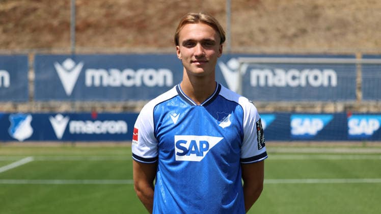 23.07.2026, xrekx, Fussball 1.Bundesliga, TSG 1899 Hoffenheim - Fototermin Saison 2026 27 v.l. Luis Engelns (TSG Hoffenheim) (DFL DFB REGULATIONS PROHIBIT ANY USE OF PHOTOGRAPHS as IMAGE SEQUENCES and or QUASI-VIDEO) Sinsheim *** July 23, 2026, xrekx, Soccer, Bundesliga 1, TSG 1899 Hoffenheim Photo Session, 2026–27 Season, from left: Luis Engeln, TSG Hoffenheim. DFL and DFB regulations prohibit any use of photographs as image sequences and or quasi-video. Sinsheim