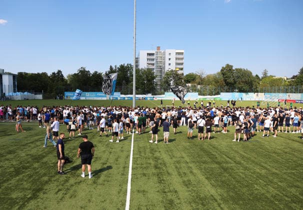Fussball, Herren, Regionalliga Bayern, Saison 2026 2027, TSV 1860 München, Training Fanmarsch,Auflauf der Ultras, EV Anhänger am Trainingsgelände bei Training des TSV 1860 München, Gesänge, Anfeuern *** Soccer, Men s, Bavarian Regional League, 2026–2027 Season, TSV 1860 Munich, Training Session, Fan March, Ultras Gathering, EV Supporters at the Training Facility During TSV 1860 Munich s Training Session, Chants, Cheering