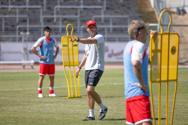 Training der Sportfreunde Siegen zur Saison 2026 2027 im Leimbachstadion auf dem Naturrasenplatz. Trainer Boris Schommers (SI) Fussball Regionalliga West, Training, Sportfreunde Siegen, am 29.07.2026 in Siegen Deutschland. *** Sportfreunde Siegen training session for the 2026–2027 season at Leimbach Stadium on the natural grass field; Coach Boris Schommers; SI Soccer Regionalliga West; training; Sportfreunde Siegen; on July 29, 2026, in Siegen, Germany
