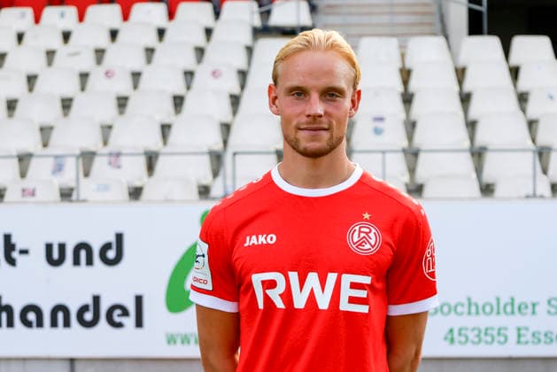 Ben Hüning; Rot-Weiss Essen; 3.Liga, Porträttermin 2026 2027 *** Ben Hüning, Rot Weiss Essen, 3rd Division, Profile Session 2026–2027