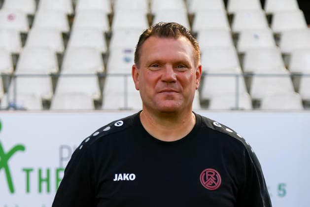 Uwe Koschinat ( Chef-Trainer Rot-Weiss Essen ); Rot-Weiss Essen; 3.Liga, Porträttermin 2026 2027 *** Uwe Koschinat, Head Coach of Rot-Weiss Essen; Rot-Weiss Essen, 3. Liga; Profile Session 2026–2027