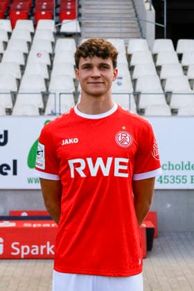 Max Geschwill ( Rot-Weiss Essen ); Rot-Weiss Essen; 3.Liga, Porträttermin 2026 2027 *** Max Geschwill Rot Weiss Essen Rot Weiss Essen 3rd Division, Profile Session 2026 2027