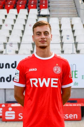 Marvin Obuz; Rot-Weiss Essen; 3.Liga, Porträttermin 2026 2027 *** Marvin Obuz, Rot-Weiss Essen, 3. Liga, Profile Session 2026–2027