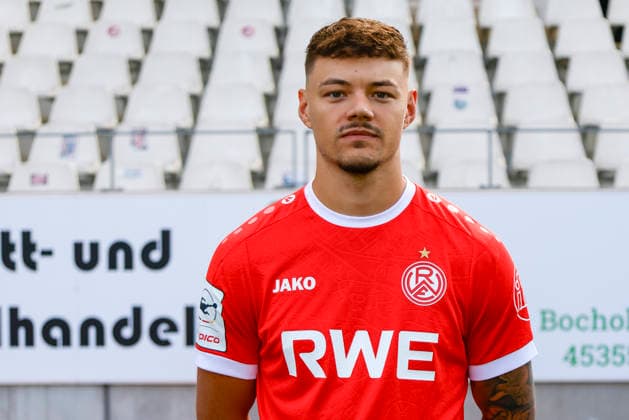 Jannik Hofmann; Rot-Weiss Essen; 3.Liga, Porträttermin 2026 2027 *** Jannik Hofmann, Rot Weiss Essen, 3rd Division, Photo Shoot 2026–2027