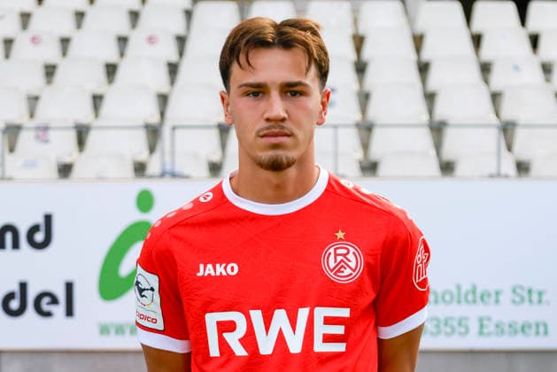 Noah Pesch; Rot-Weiss Essen; 3.Liga, Porträttermin 2026 2027 *** Noah Pesch, Rot-Weiss Essen, 3rd Division, Profile Session 2026–2027