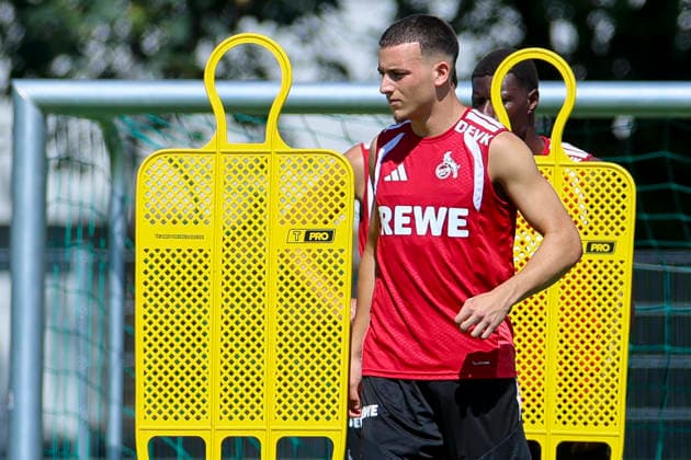 Said El Mala (1. FC Köln) schaut, Tag 6, Trainingslager 1. FC Köln, Koasastadion am 29. July 2026 in St. Johann in Tirol, Österreich. (Foto von Marco Steinbrenner DeFodi Images) Said El Mala (1. FC Köln) looks on, Tag 6, Trainingslager 1. FC Köln, Koasastadion, July 29, 2026 in St. Johann in Tirol, Austria. (Photo by Marco Steinbrenner DeFodi Images) - *** Said El Mala watches 1. FC Köln, Day 6, 1. FC Köln training camp, Koasa Stadium on July 29, 2026, in St. Johann in Tirol, Austria. Photo by Marco Steinbrenner, DeFodi Images. Said El Mala of 1. FC Köln looks on, Day 6, 1. FC Köln training camp, Koasa Stadium, July 29, 2026, in St. Johann in Tirol, Austria. Photo by Marco Steinbrenner, DeFodi Images