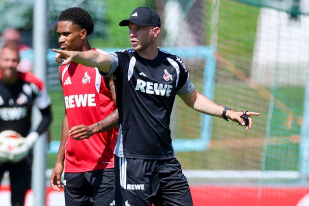 Trainer Rene Wagner (1. FC Köln) gestikuliert, Tag 6, Trainingslager 1. FC Köln, Koasastadion am 29. July 2026 in St. Johann in Tirol, Österreich. (Foto von Marco Steinbrenner DeFodi Images) Trainer Rene Wagner (1. FC Köln) gestures, Tag 6, Trainingslager 1. FC Köln, Koasastadion, July 29, 2026 in St. Johann in Tirol, Austria. (Photo by Marco Steinbrenner DeFodi Images) - *** Coach Rene Wagner of 1. FC Köln gestures, Day 6, 1. FC Köln training camp, Koasa Stadium on July 29, 2026, in St. Johann in Tirol, Austria. Photo by Marco Steinbrenner, DeFodi Images. Coach Rene Wagner of 1. FC Köln gestures, Day 6, 1. FC Köln training camp, Koasa Stadium, July 29, 2026, at the Koasastadion in St. Johann in Tirol, Austria. Photo by Marco Steinbrenner, DeFodi Images