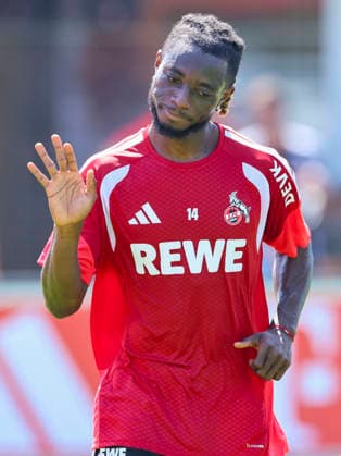 Gideon Mensah (1. FC Köln) lacht, Tag 6, Trainingslager 1. FC Köln, Koasastadion am 29. July 2026 in St. Johann in Tirol, Österreich. (Foto von Marco Steinbrenner DeFodi Images) Gideon Mensah (1. FC Köln) smiles, Tag 6, Trainingslager 1. FC Köln, Koasastadion, July 29, 2026 in St. Johann in Tirol, Austria. (Photo by Marco Steinbrenner DeFodi Images) - *** Gideon Mensah, 1. FC Köln, smiling, Day 6, 1. FC Köln training camp, Koasa Stadium on July 29, 2026, in St. Johann in Tirol, Austria. Photo by Marco Steinbrenner, DeFodi Images. Gideon Mensah of 1. FC Köln smiles, Day 6, 1. FC Köln training camp, Koasa Stadium, July 29, 2026, in St. Johann in Tirol, Austria. Photo by Marco Steinbrenner, DeFodi Images