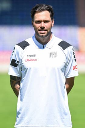 Porträttermin 2026 2027, VfL Osnabrück am 29.07.2026 an der Bremer Brücke in Osnabrück Torwart-Trainer Daniel Davari (VfL Osnabrück) *** Portrait Session 2026–2027, team photo at VfL Osnabrück on July 29, 2026, at the Bremer Brücke in Osnabrück; Goalkeeper Coach Daniel Davari, Osnabrück MT