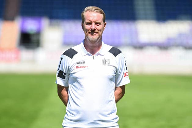 Porträttermin 2026 2027, VfL Osnabrück am 29.07.2026 an der Bremer Brücke in Osnabrück Trainer Timo Schultz (VfL Osnabrück) *** Portrait Session 2026–2027, VfL Osnabrück team photo on July 29, 2026, at the Bremer Brücke in Osnabrück; Coach Timo Schultz, Osnabrück MT