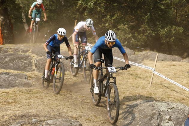 29.07.2026, Monteceneri, Monteceneri, 2026 UEC MTB European Championship, EM, Europameisterschaft XCC Qualifications Men Junior, Head 1, Felipe Vergara 27 (SWE), Giovanni Bosio 17 (ITA) and Arthur Limb 15 (GBR) Monteceneri Monteceneri Ticino Switzerland *** July 29, 2026, Monteceneri, Monteceneri, 2026 UEC MTB European Championship XCC Qualifications Men s Junior, Head 1, Felipe Vergara 27 SWE, Giovanni Bosio 17 ITA, and Arthur Limb 15 GBR Monteceneri Monteceneri Ticino Switzerland Copyright: xJustPictures.ch FrancescoxMinghettix jp-en-FrMi-_NG_0431