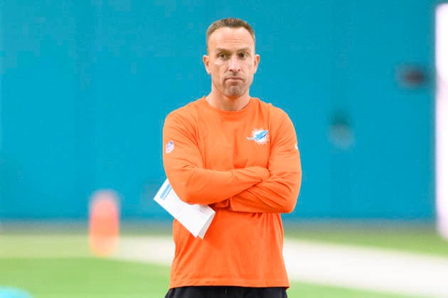 MIAMI GARDENS, FL - JULY 29: Miami Dolphins head coach Jeff Hafley watches the player during the Miami Dolphins Training Camp on August 29, 2026, at the Baptist Health Training Complex in Miami Gardens, FL. (Photo by Doug Murray Icon Sportswire) NFL, American Football Herren, USA JUL 29 Dolphins Training Camp EDITORIAL USE ONLY Icon796260729011