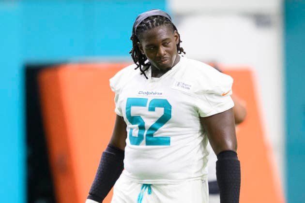 MIAMI GARDENS, FL - JULY 29: Miami Dolphins tackle Patrick Paul (52) warms up during the Miami Dolphins Training Camp on August 29, 2026, at the Baptist Health Training Complex in Miami Gardens, FL. (Photo by Doug Murray Icon Sportswire) NFL, American Football Herren, USA JUL 29 Dolphins Training Camp EDITORIAL USE ONLY Icon796260729012